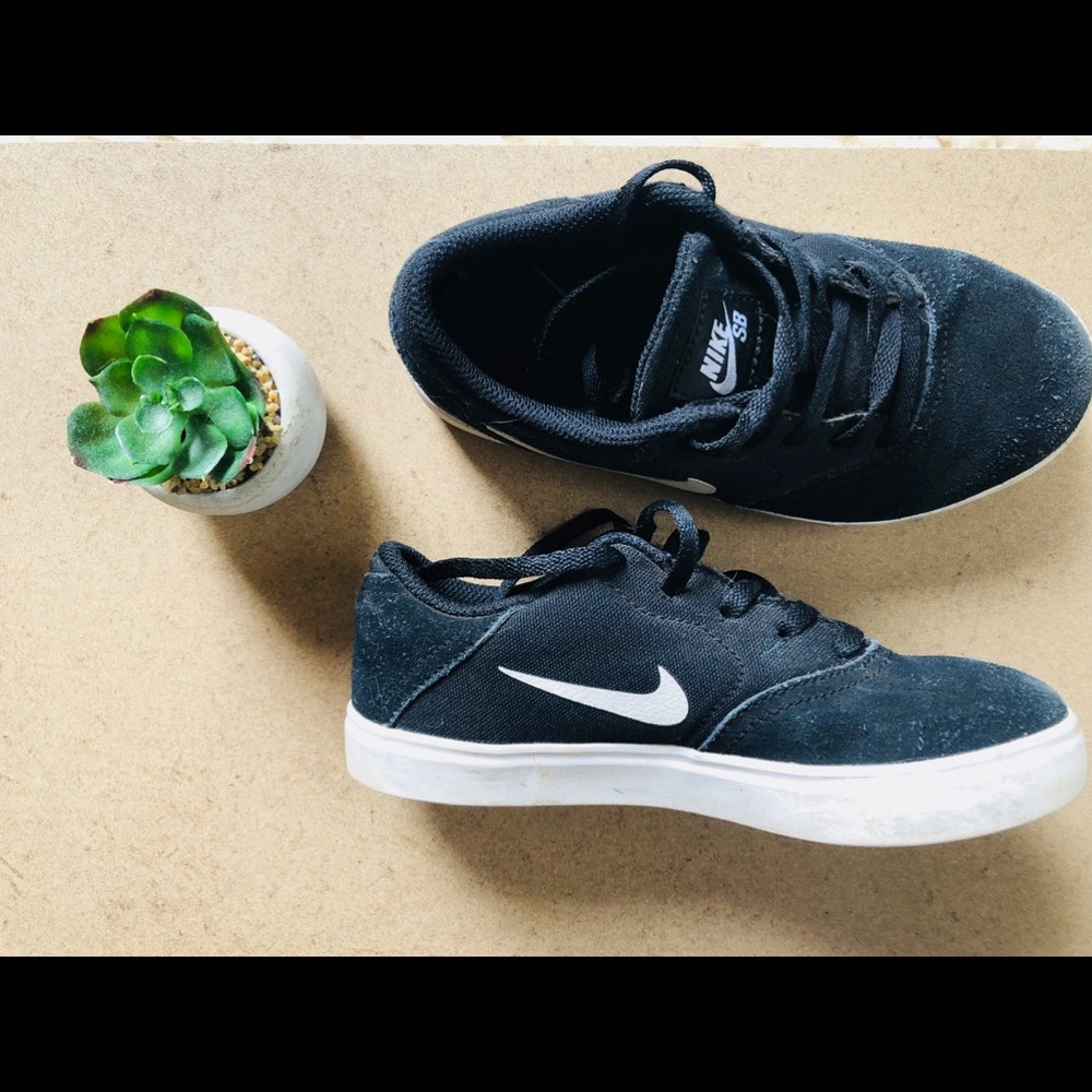 Nike SB boys sneakers size 13c black